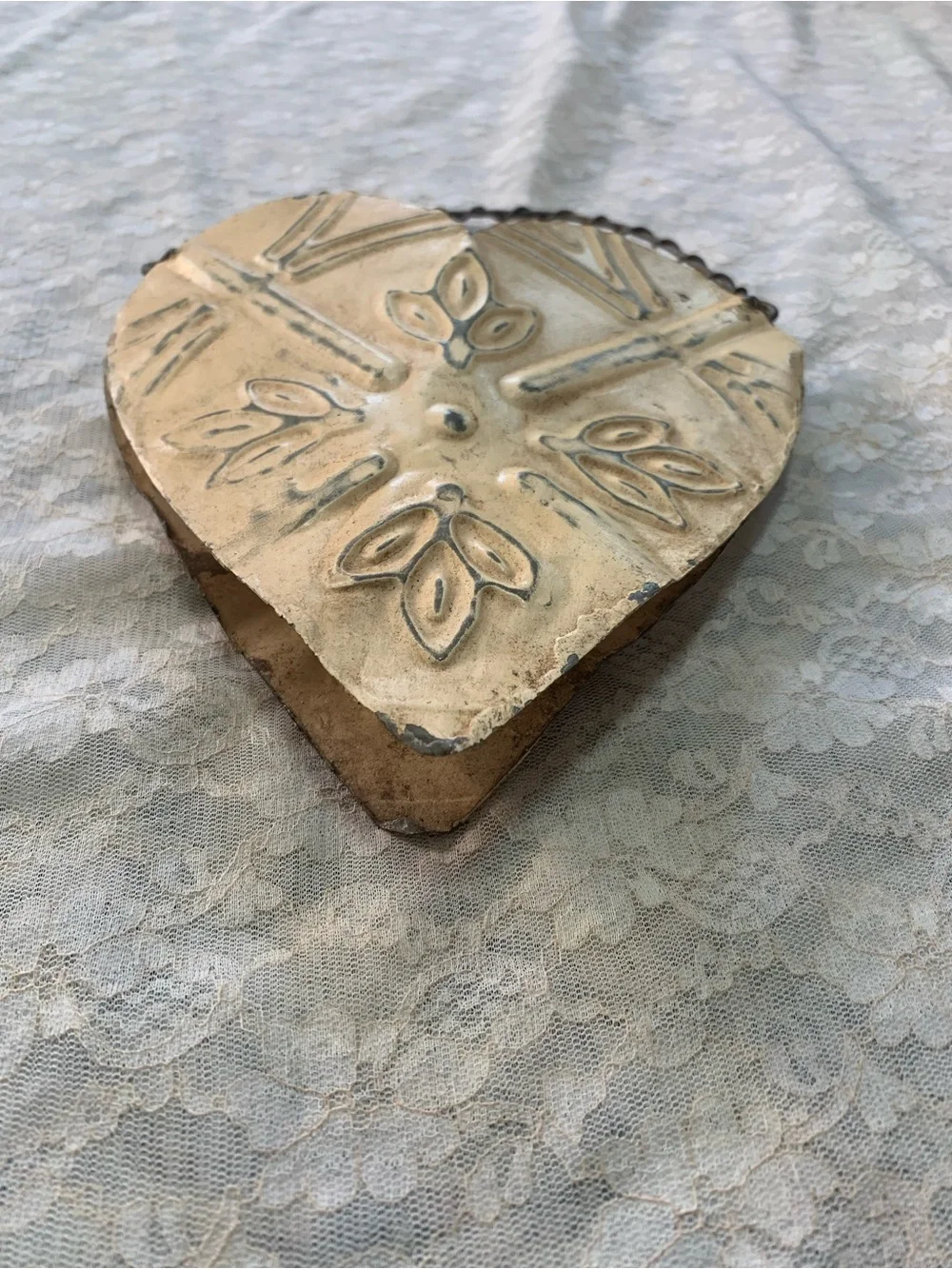 Vintage Rustic Metal Double Heart Wall Hanging, Embossed Tin Farmhouse Decor